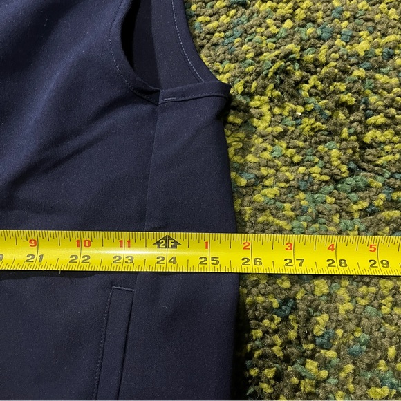 FIGS Rafaela Oversized Navy Scrub Top (women’s L) - Picture 4 of 8